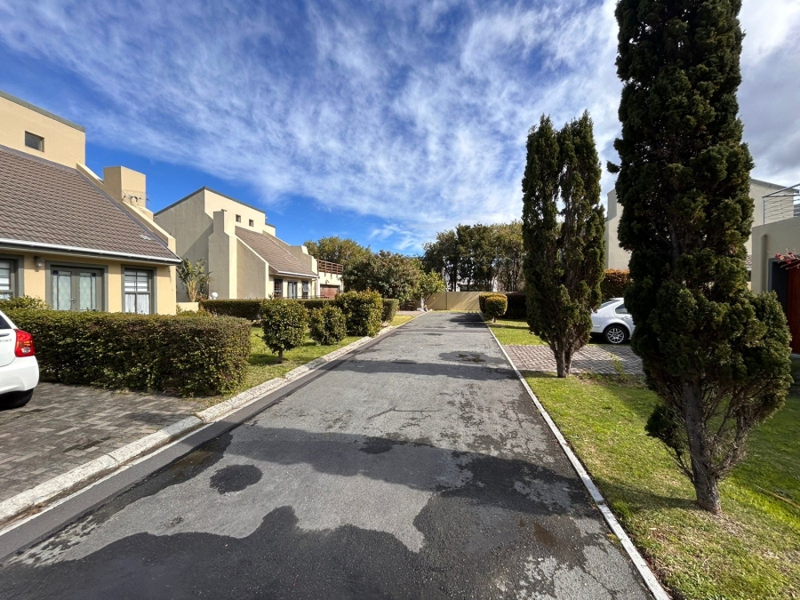 2 Bedroom Property for Sale in Sandbaai Western Cape